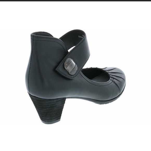 Biza Leather Velcro Strap Gigi Chunky Heels - Picture 3 of 13